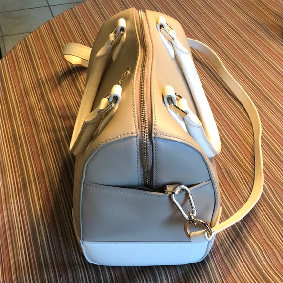 Barely used Tory Burch Robinson satchel bag - Picture 2 of 14